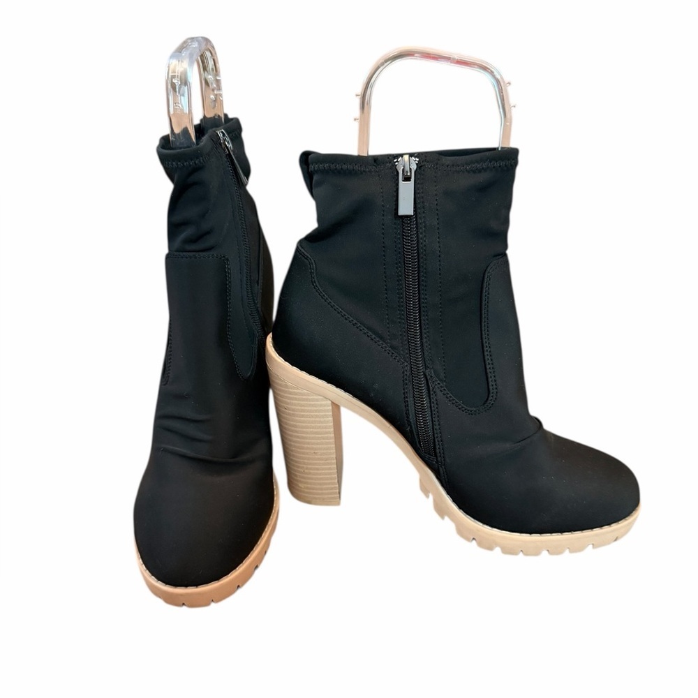 BCBG Pella Womens Zipper Neoprene Booties Stretch Fabric Chunky Heel Size 9